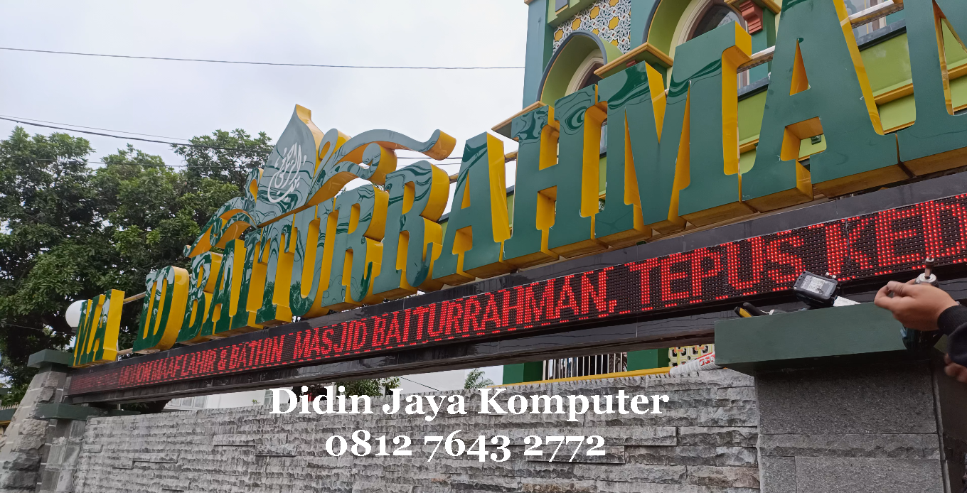 <p>Running text ukuran 20x772cm dengan led warna merah pemasangan di Masjid Baiturrahman Tepus Kediri. Running text jenis outdoor yang tahan panas dan air hujan. Running text harga terjangkau dengan kualitas terbaik. Garansi selama 1 tahun.</p>